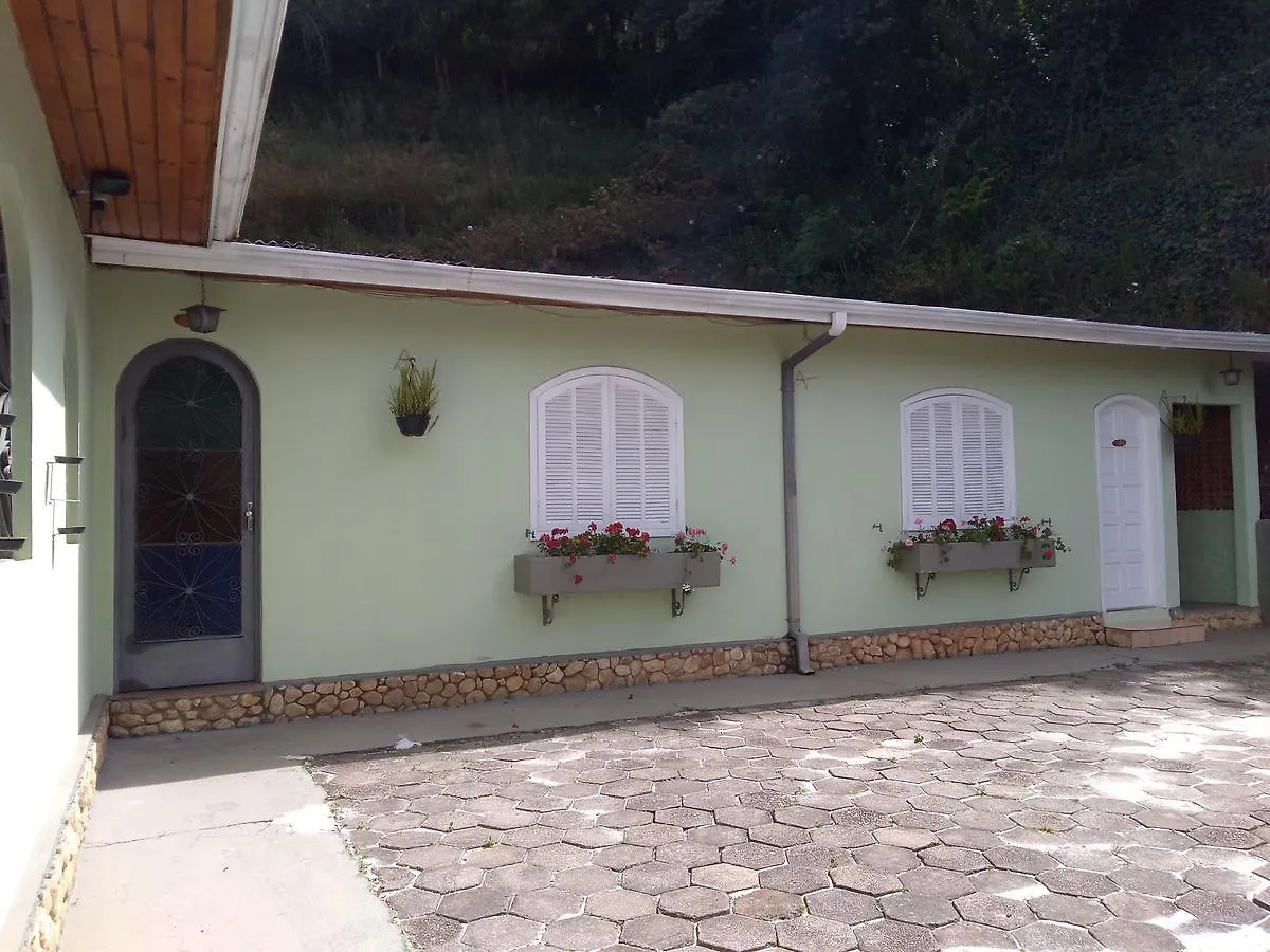 Guest house Suites Campos Do Jordao